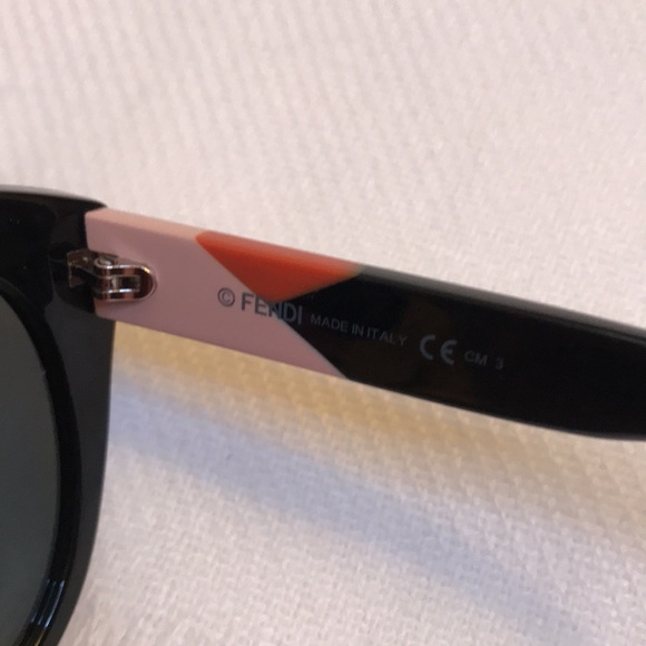 FENDI sun glasses - Picture 3 of 5